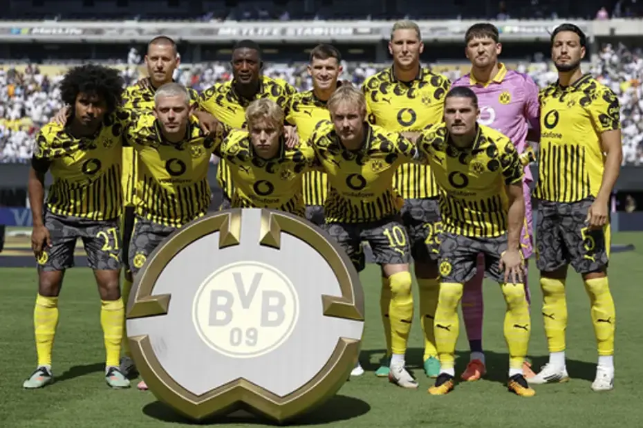 Dünyanın en iyi takımları açıklandı: Galatasaray ile Fenerbahçe arasındaki fark açılıyor, 24 sıra gerileyen takım hangisi? - 8