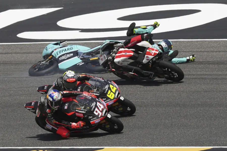 MotoGP Portekiz Grand Prix'sini Marco Bezzecchi kazandı