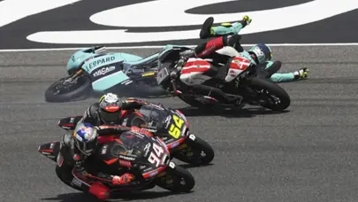 MotoGP Portekiz Grand Prix'sini Marco Bezzecchi kazandı