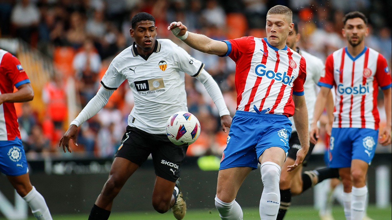 Arsenal'den savunmaya genç takviye: 5+1 yıllık imza atıldı