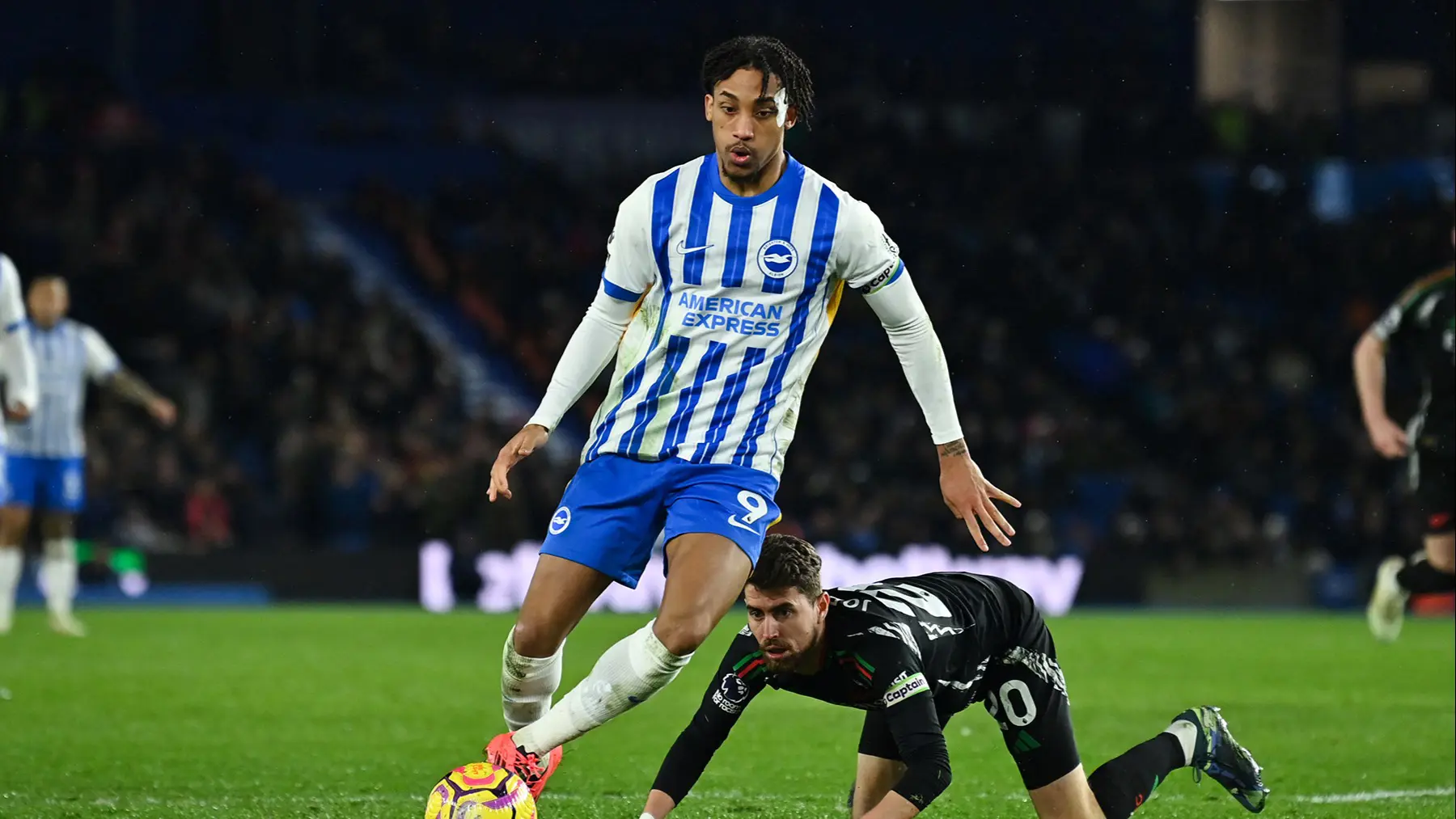 Chelsea forvetini Premier Lig'den aldı