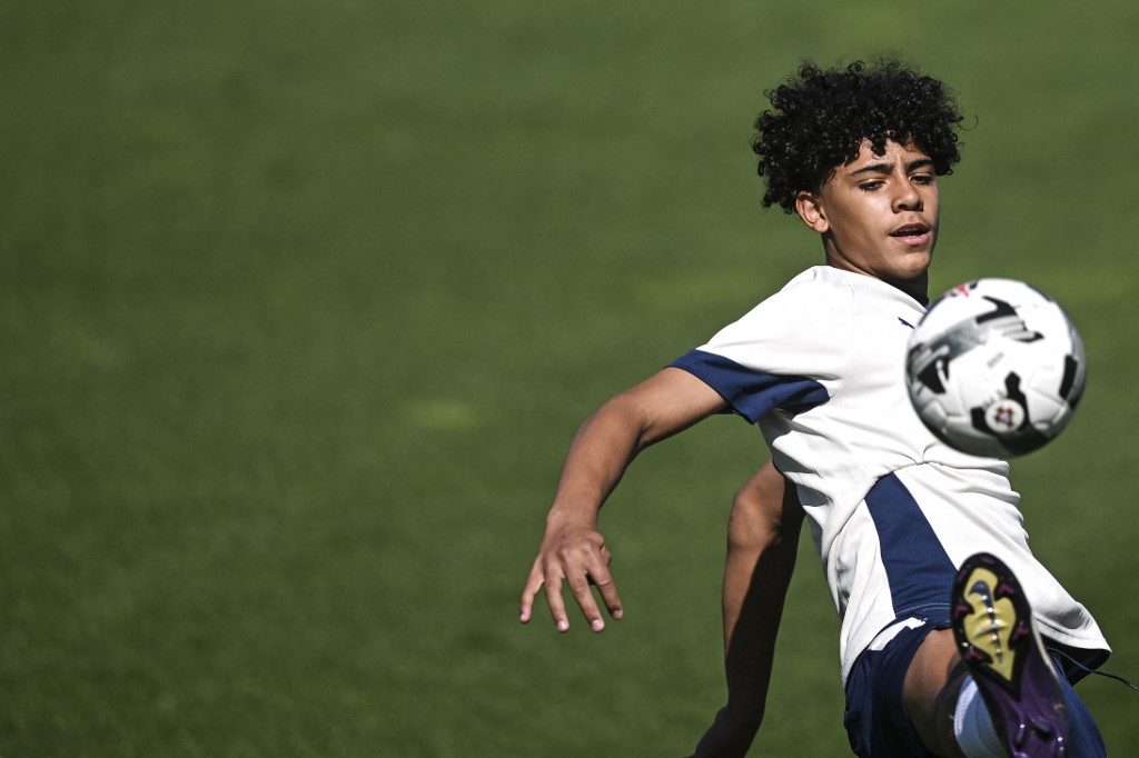 Real Madrid'de 'Küçük Ben' Alarmı: Ronaldo Jr. Geldi, Pasoyu Tuttu!