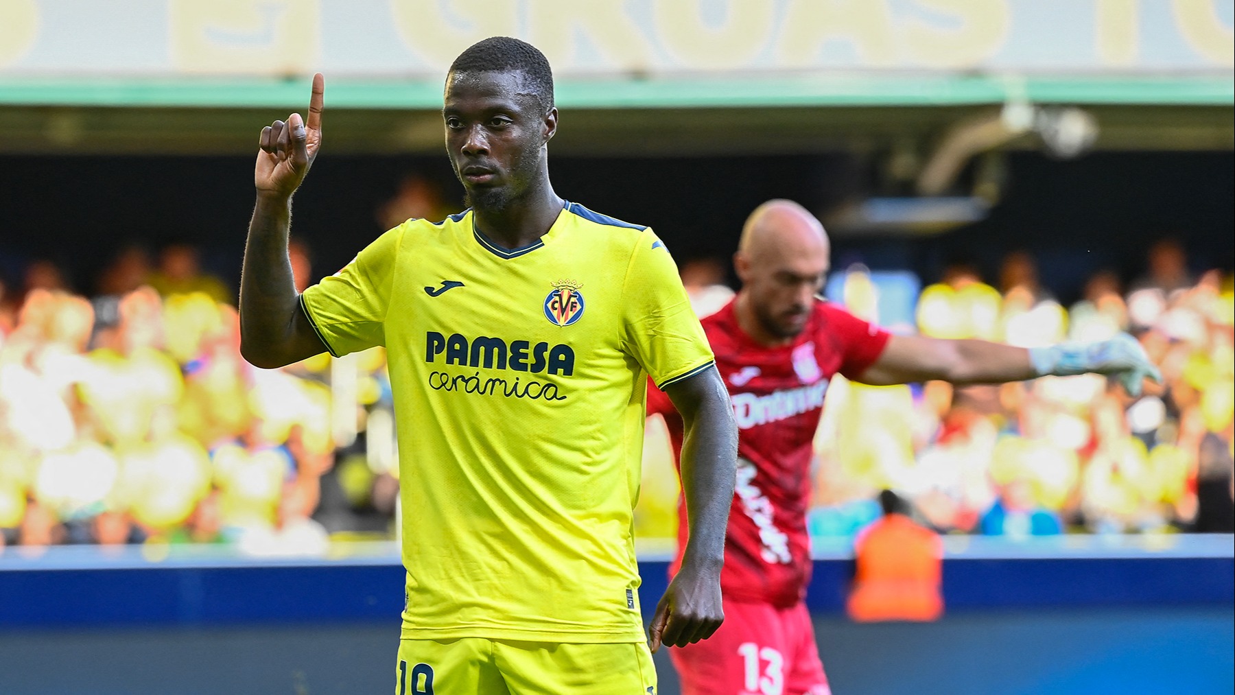 Nicolas Pepe 3 yıllık yeni imzayı attı
