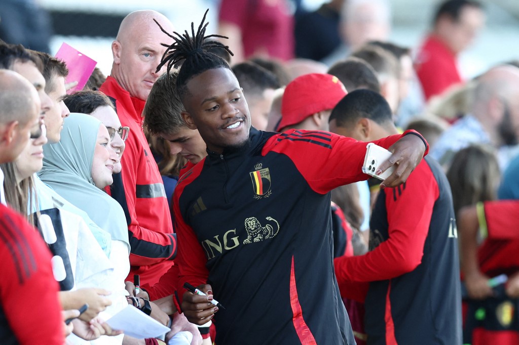 Batshuayi'nin Yeni Durağı 'Yine Ayrılık Vakti': Frankfurt'ta 63 Dakika Süren Aşk Hikayesi!