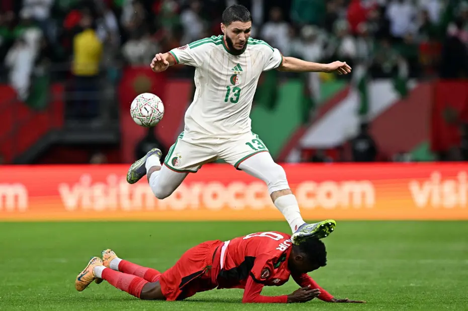 Cezayir Afrika Kupası'na farklı galibiyetle başladı