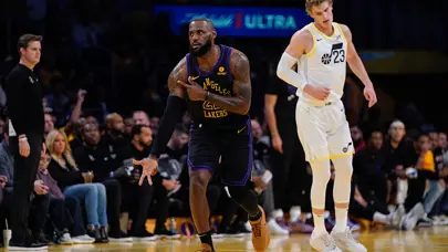 Lebron James'ten tarihi rekor: NBA'de 39 bin sayıya ulaşan ilk oyuncu
