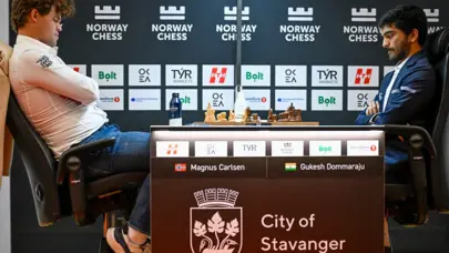 Ne yapıyorsun Magnus Carlsen! Dünya bu kareden saniyeler sonra yaşananları konuşuyor