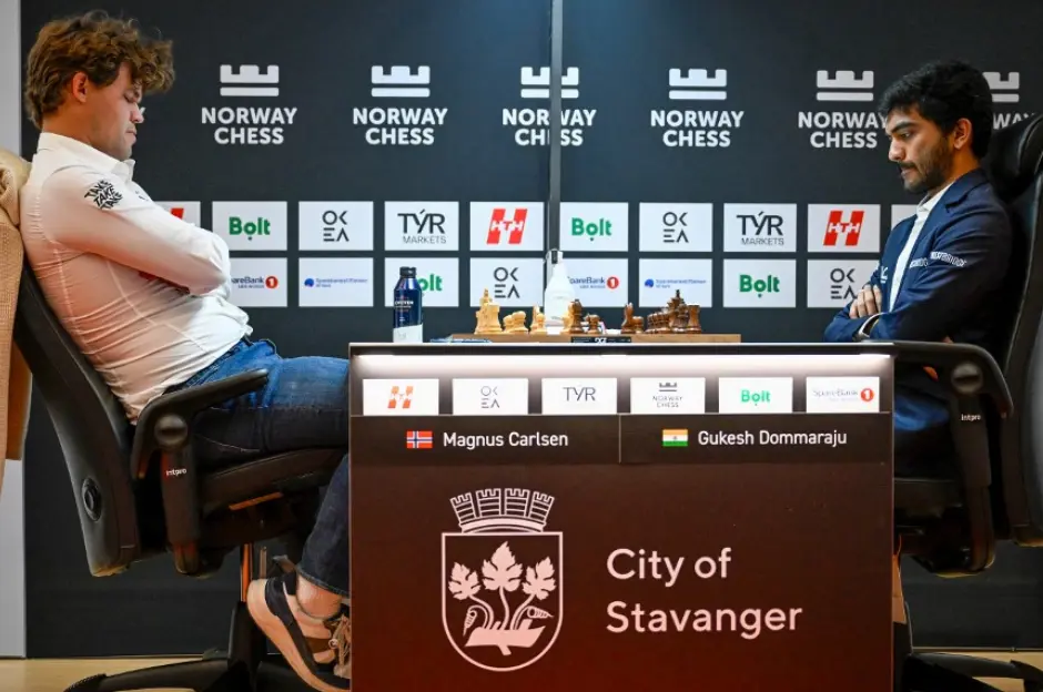 Ne yapıyorsun Magnus Carlsen! Dünya bu kareden saniyeler sonra yaşananları konuşuyor