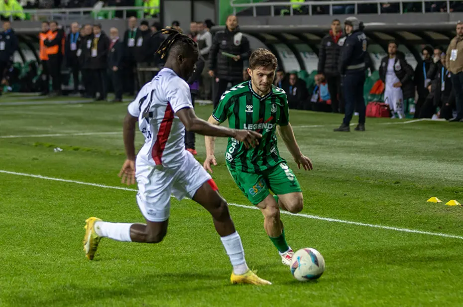 Fenerbahçe'nin keşfettiği Afrikalı yetenek için transfer müjdesi: Bonservisinde yüzde 50 detayı - 3