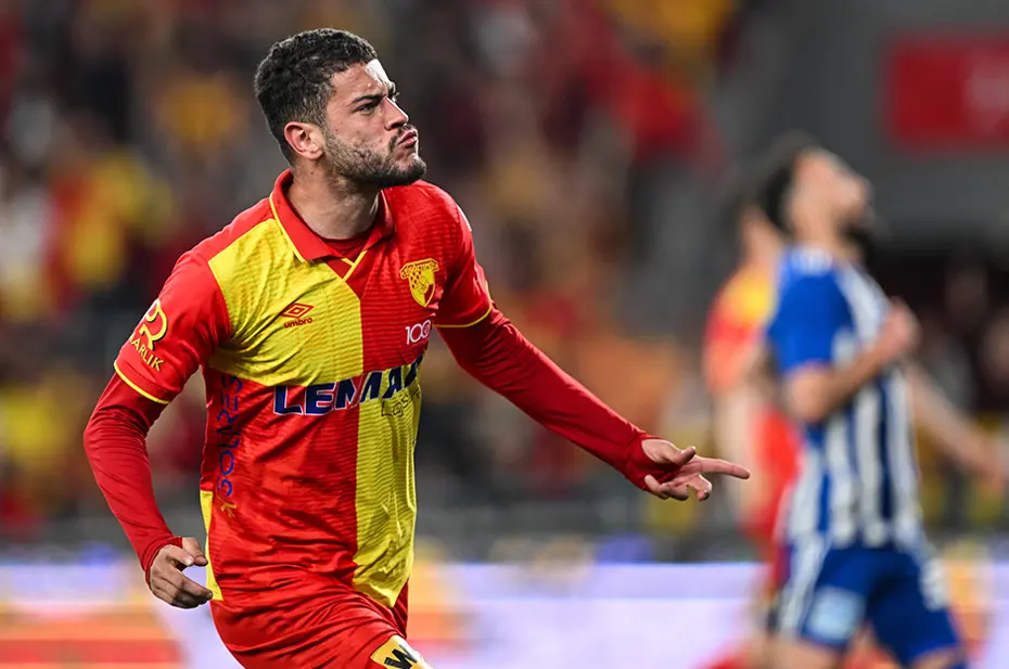 Ve Romulo'ya resmi teklif yapıldı: Veda gibi paylaşım - 4