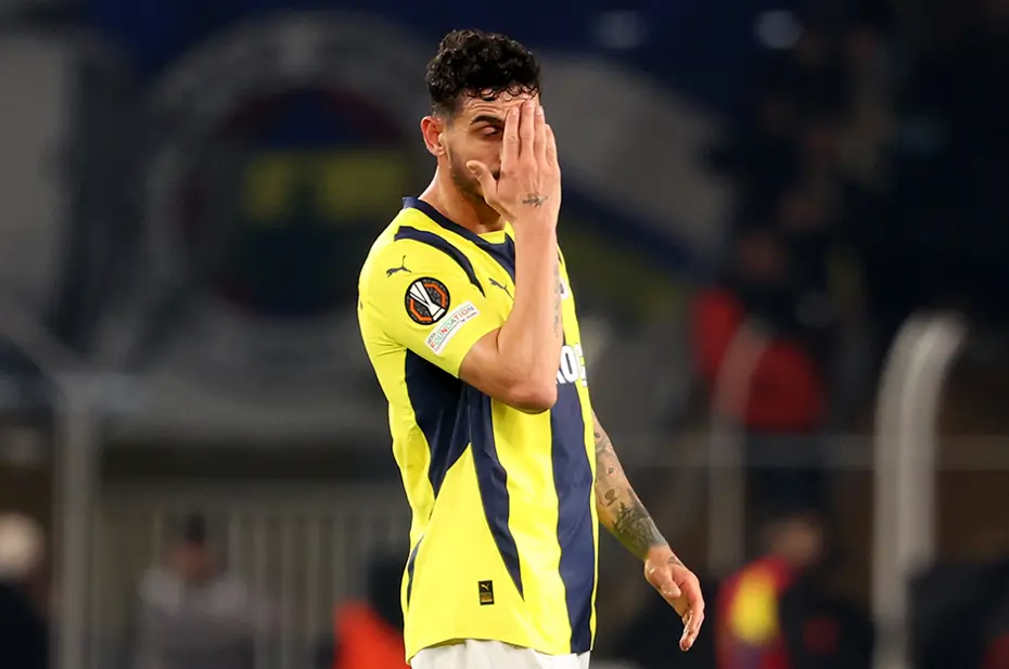 Semih Şentürk'ten Fenerbahçeli futbolcuya yaylım ateşi: "Bu taraftar seni sevmez" - 4 Semih Şentürk'ten Fenerbahçeli futbolcuya yaylım ateşi: "Bu taraftar seni sevmez" - 4