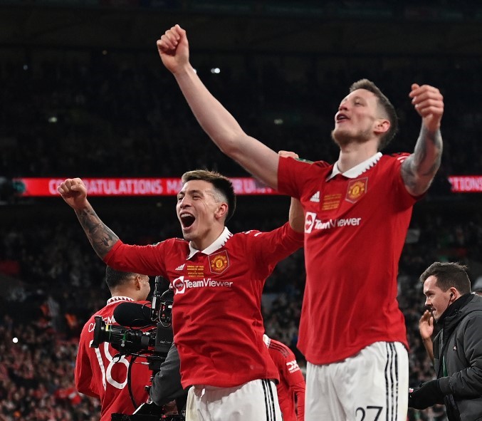 "Weghorst ile sürekli birbirimizle dalga geçiyoruz. Ona, 'Günaydın aptal' diyorum"