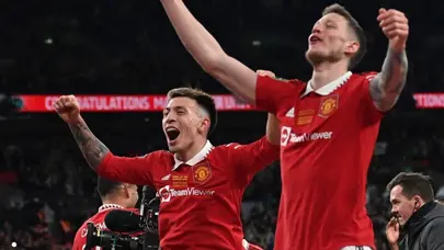 "Weghorst ile sürekli birbirimizle dalga geçiyoruz. Ona, 'Günaydın aptal' diyorum"