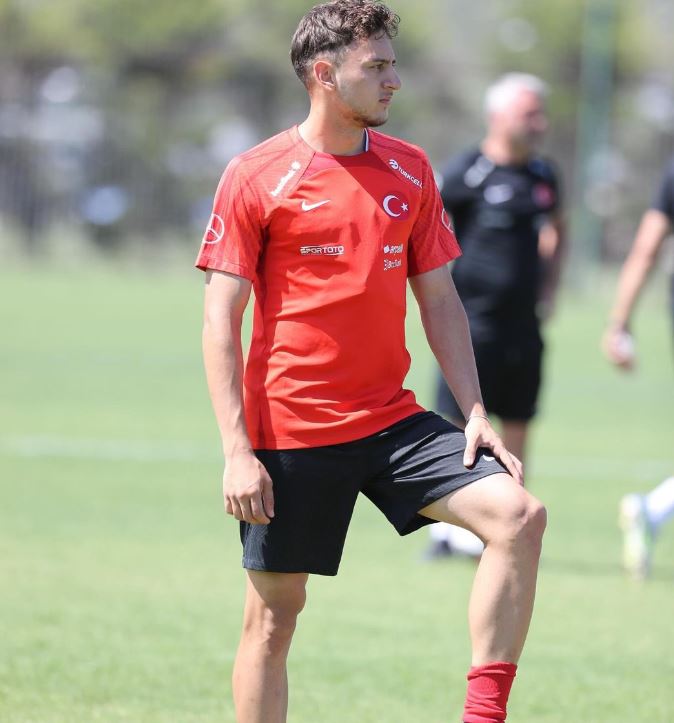 Fahri Kerem Ay kimdir, kaç yaşında ve hangi takımlarda forma giydi? İşte, genç oyuncunun biyografisi