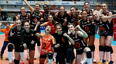 Eczacıbaşı, nefes kesen maçta Fenerbahçe'yi mağlup etti