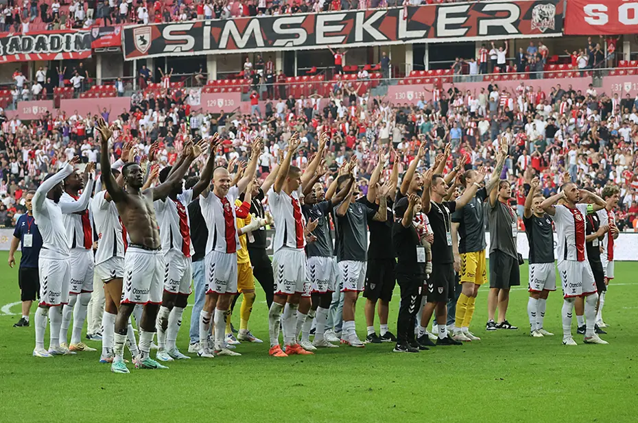 Türkiye'de en çok seyirci çeken stadyumlar: İlk 10'da 3 alt lig takımı yer aldı - 7 Türkiye'de en çok seyirci çeken stadyumlar: İlk 10'da 3 alt lig takımı yer aldı - 7