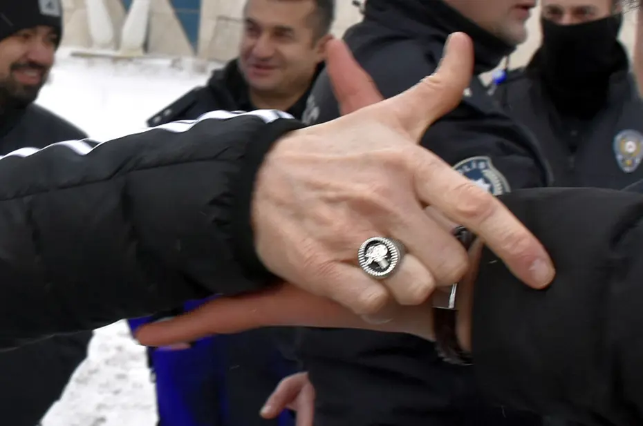 Solskjaer'e Sivas'ta Osmanlı tuğralı yüzük hediyesi - 8 Solskjaer'e Sivas'ta Osmanlı tuğralı yüzük hediyesi - 8