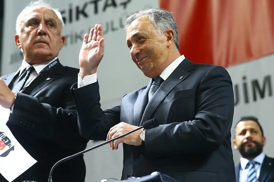 Beşiktaş Genel Kurulu'nda Ahmet Nur Çebi fırtınası: Güçlükle içeri girdi, adaylık sorusuna da yanıt verdi - 4