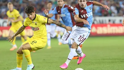 Trabzonspor, AEK'e mağlup oldu: Yeni transfer sakatlık sonrası hastaneye kaldırıldı