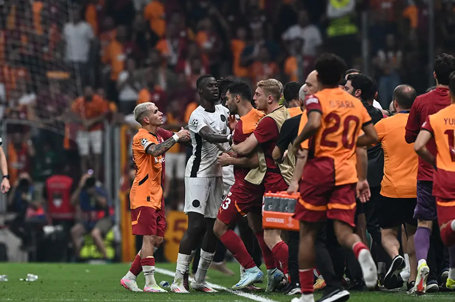Dünya basını Galatasaray-Young Boys maçını konuşuyor: "Türkiye'de çılgınlık" - 2 Dünya basını Galatasaray-Young Boys maçını konuşuyor: "Türkiye'de çılgınlık" - 2