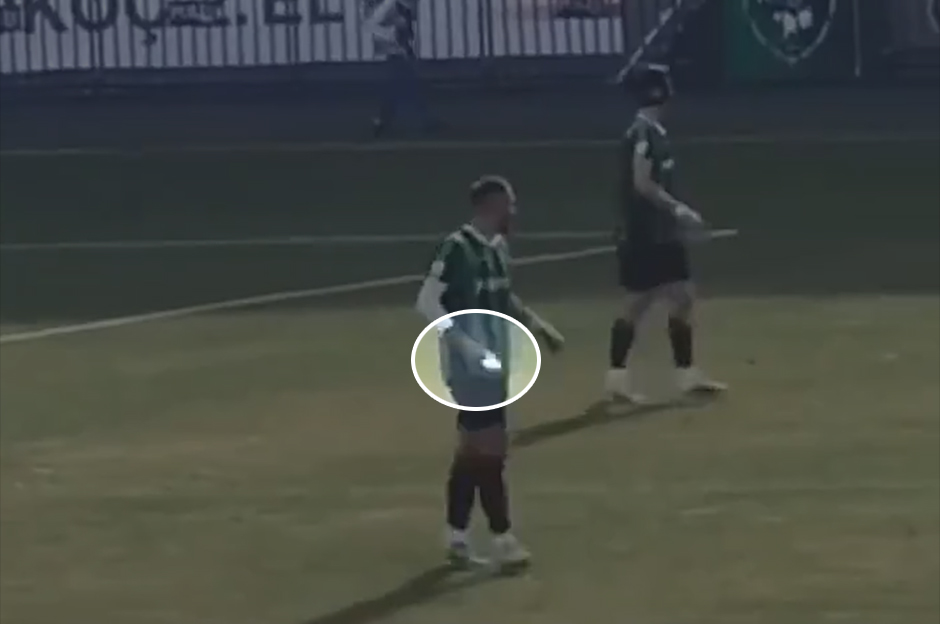 Denizlisporlu futbolcu elinde telefonla sahada koşturdu: Gerçek sonradan ortaya çıktı