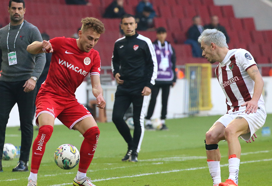 Hatayspor ve Antalyaspor'un galibiyet özlemi sürüyor