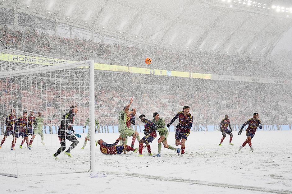 3 saatlik erteleme: MLS'te kar fırtınası altında maç