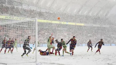 3 saatlik erteleme: MLS'te kar fırtınası altında maç