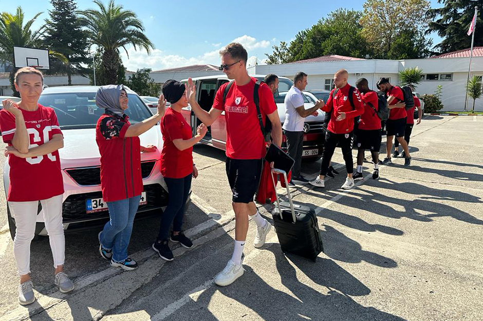 Samsunspor'da 5 yeni transfer de Galatasaray maçı kafilesinde