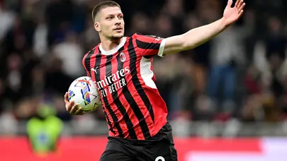 RESMİ: Beşiktaş ve Trabzonspor 63 milyon euro ödenen golcünün peşinde