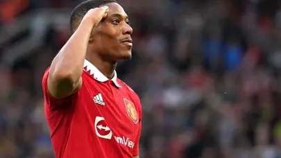 ManU'dan ayrılan Fransız yıldız imzayı attı