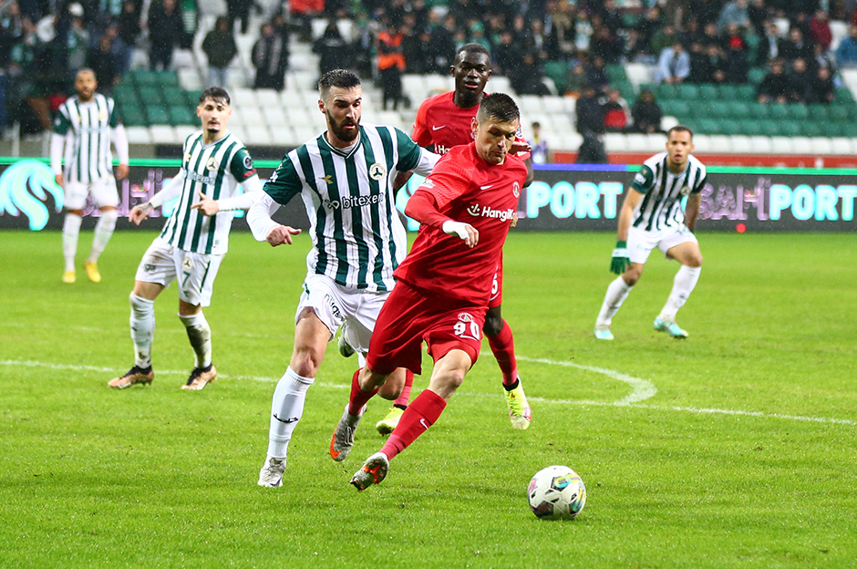 Ümraniyespor'dan bir galibiyet daha!
