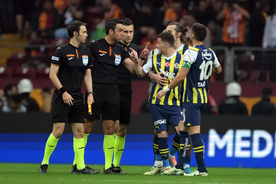 Trio ekibinden Fenerbahçe'nin derbideki kırmızı kartı için net yorum - 6