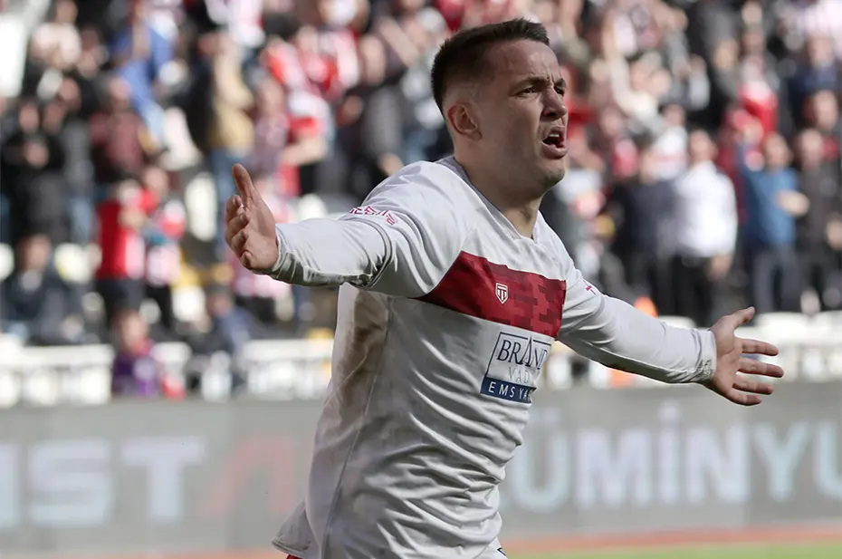 Süper Lig'de 2023/24 sezonunun gol kralı Icardi - 3