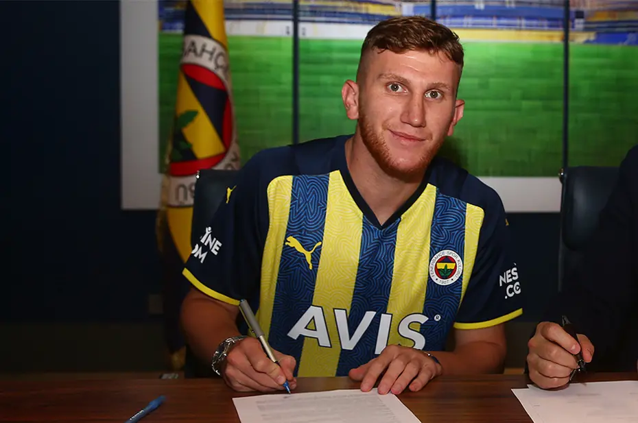 Aylar sonra tribünde ortaya çıkmıştı: Fenerbahçe'de ayrılık gerçekleşiyor - 8