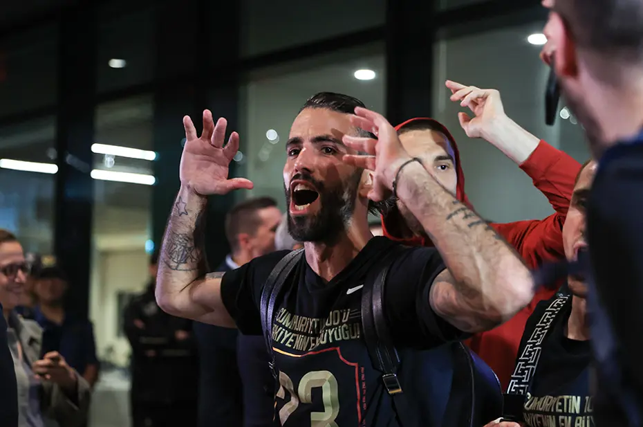 Sergio Oliveira'dan sürpriz imza - 4