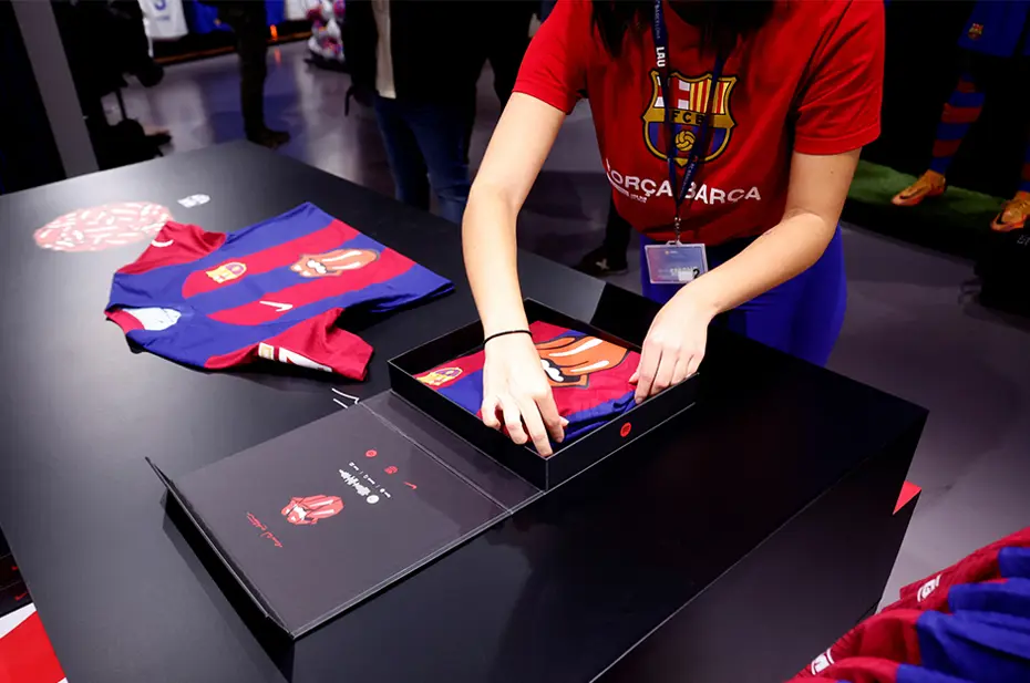 Derbi öncesi tükendi: Barcelona'dan El Clasico'ya özel forma - 2