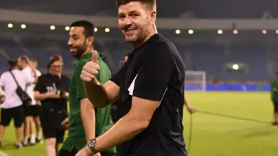 Steven Gerrard, 44 yaşında dede oluyor