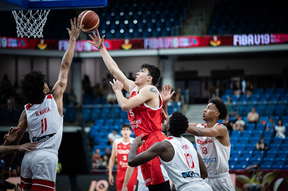 U19 Milliler, Dünya Kupası yarı finalinde İspanya'ya direnemedi