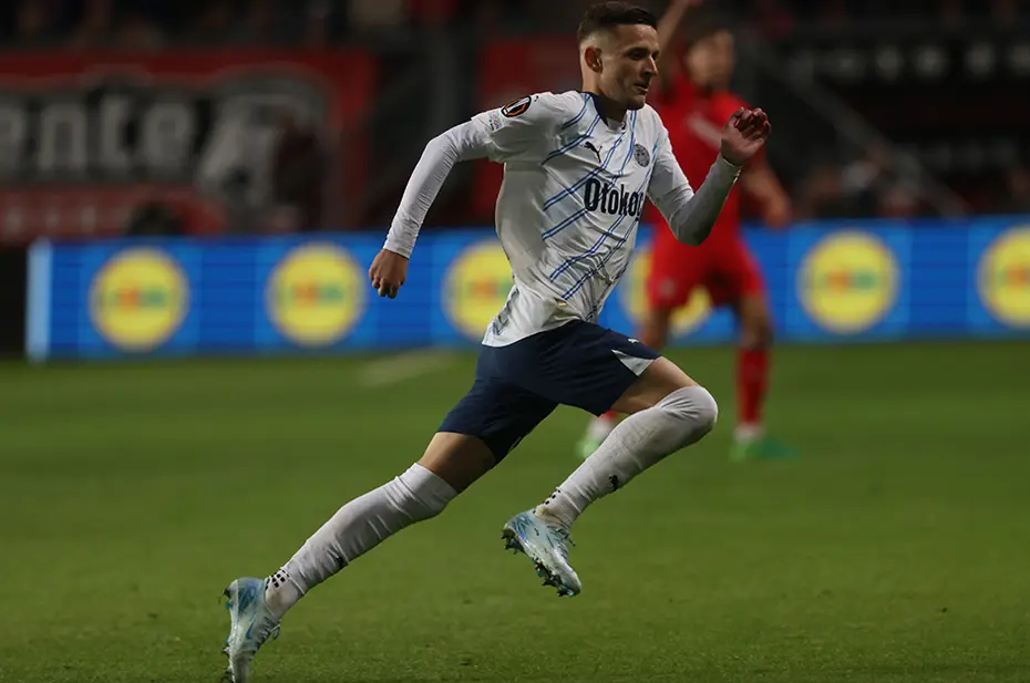 Mourinho'dan bomba karar: Yıldız futbolcunun takımda kalıp kalmayacağı belli oldu - 2