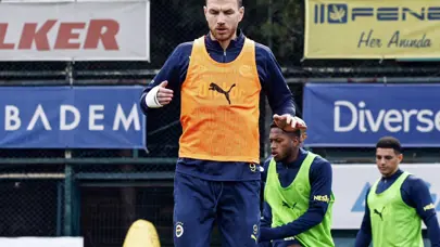 Fenerbahçe antrenmanında sürpriz misafir