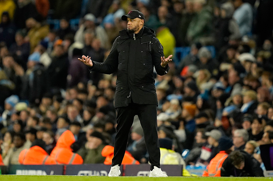 Vincent Kompany'ye biri ertelemeli 2 maç ceza