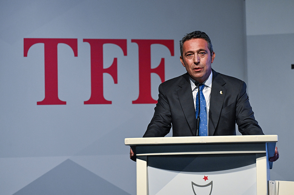 Ali Koç: "Bu ortamda gemiyi yüzdürmeye çalışıyoruz"