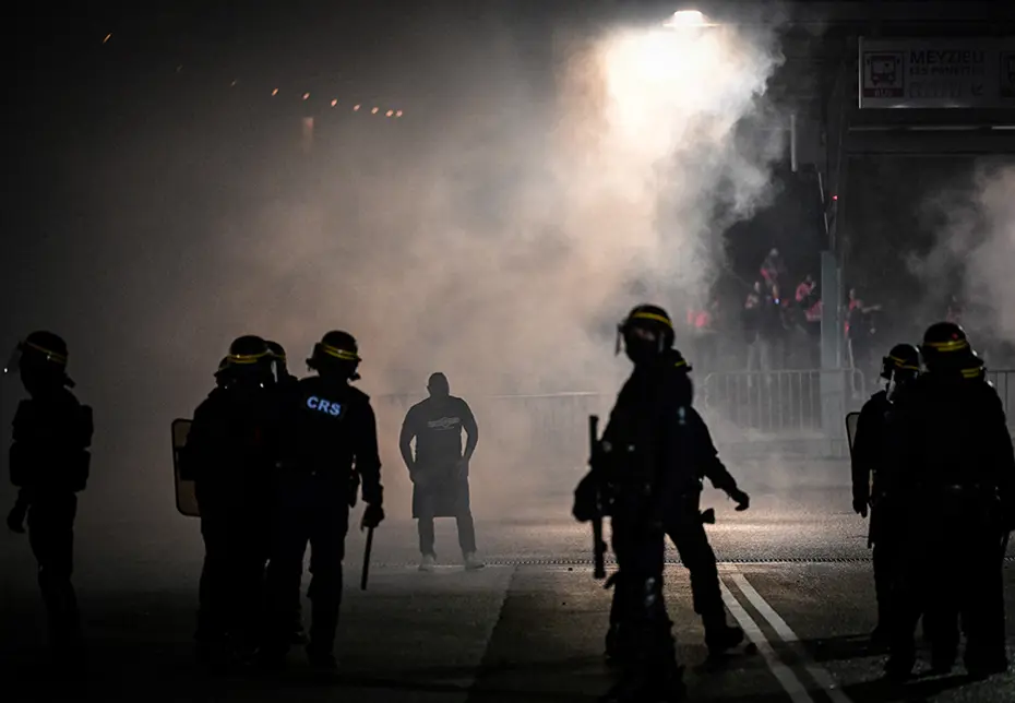 Lyon ve Beşiktaş taraftarları arasında olay çıktı - 5 Lyon ve Beşiktaş taraftarları arasında olay çıktı - 5
