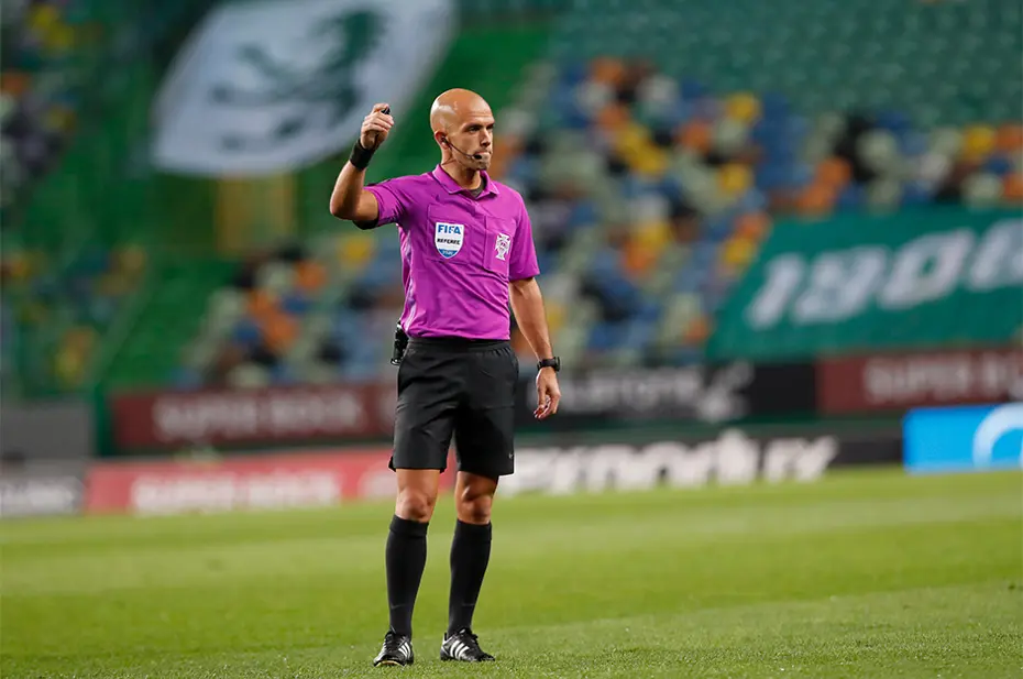 Fenerbahçe'nin Avrupa maçına Süper Lig'de görev alan hakem atandı: VAR koltuğunda oturacak - 2