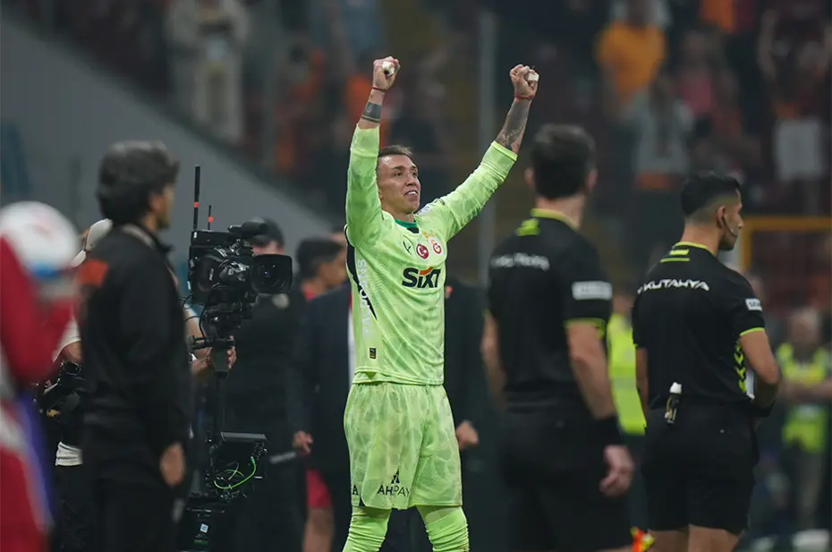Muslera ve Mertens Galatasaray'da son maçına çıktı: Omuzlarda veda ettiler - 5