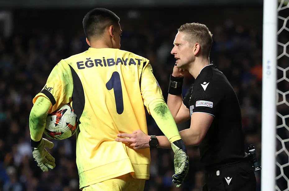 "Rangers'ı yendi ama Ibrox'u yenemedi" | Spor yazarları Fenerbahçe için ne dedi? - 7 "Rangers'ı yendi ama Ibrox'u yenemedi" | Spor yazarları Fenerbahçe için ne dedi? - 7