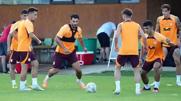 Galatasaray'da 20 futbolcunun lisansı çıkarıldı