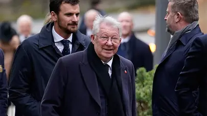 Alex Ferguson Manchester United'a geri dönüyor