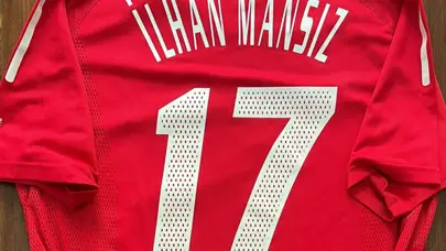 Senegal maçındaki forma açık artırmaya çıktı